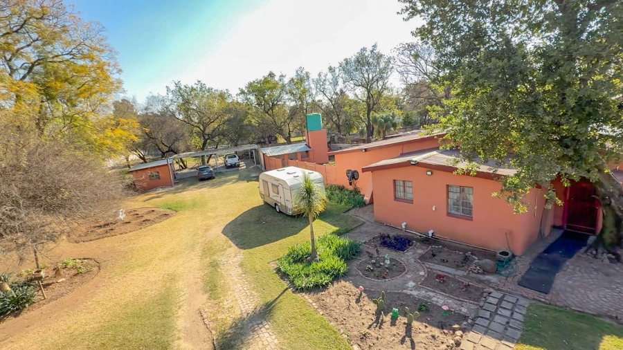 4 Bedroom Property for Sale in De Kroon A H North West